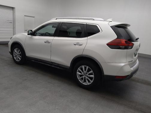 White 2018 Nissan Rogue SV