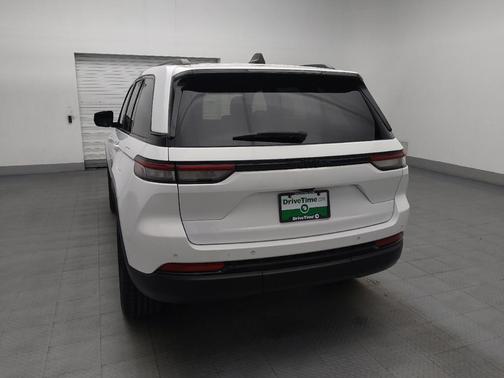 Bright White Clearcoat 2023 Jeep Grand Cherokee Altitude