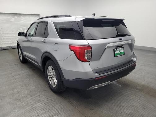 Iconic Silver Metallic 2024 Ford Explorer XLT