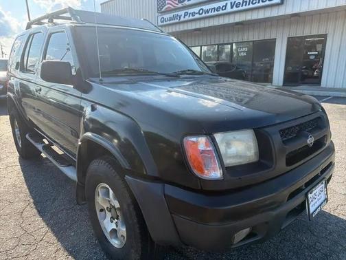 Black 2000 Nissan Xterra XE 2WD
