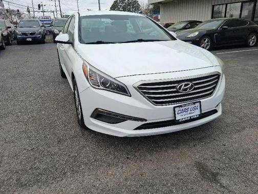 White 2015 Hyundai SONATA SE