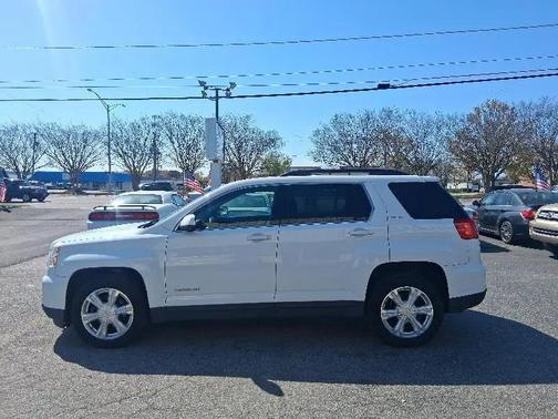 White 2017 GMC Terrain SLE-2