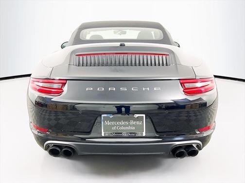 2017 Porsche 911 Carrera
