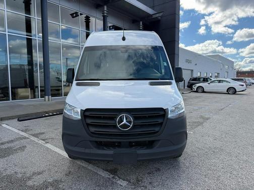 2024 Mercedes-Benz eSprinter 2500 Cargo 170 WB