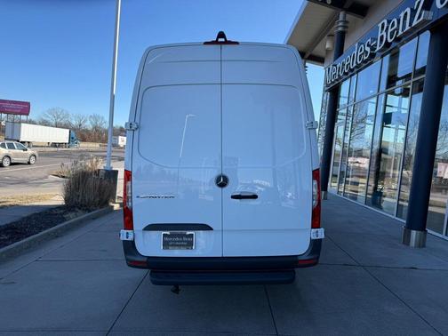 2024 Mercedes-Benz eSprinter 2500 Cargo 170 WB
