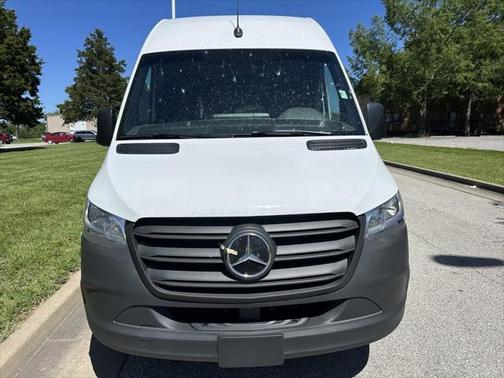 2024 Mercedes-Benz eSprinter 2500 Cargo 170 WB