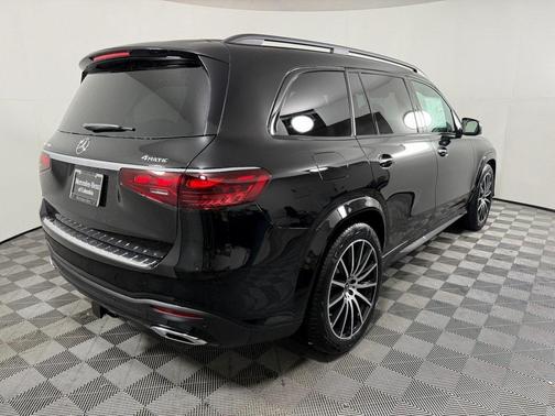 2025 Mercedes-Benz GLS 450 4MATIC