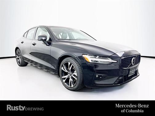 2024 Volvo S60 B5 Plus Dark Theme