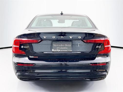 2024 Volvo S60 B5 Plus Dark Theme