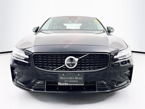2024 Volvo S60 B5 Plus Dark Theme
