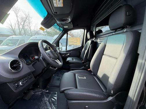 2024 Mercedes-Benz Sprinter 2500 Cargo 170 WB