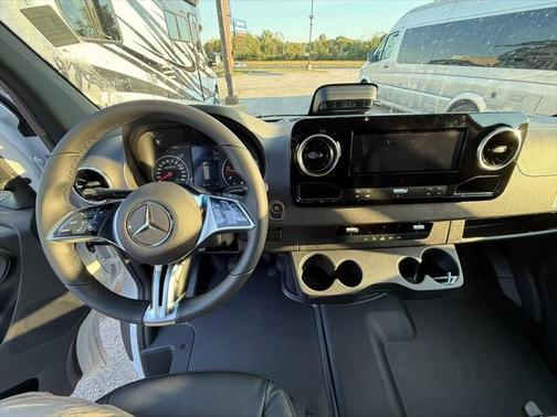 2025 Mercedes-Benz Sprinter 2500 High Roof