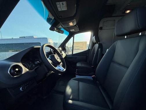 2025 Mercedes-Benz Sprinter 2500 High Roof