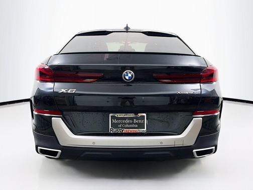 2022 BMW X6 xDrive40i