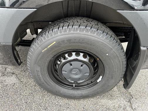 2024 Mercedes-Benz Sprinter 2500 Standard Roof