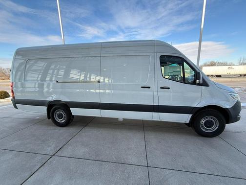 2025 Mercedes-Benz Sprinter 2500 High Roof