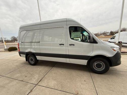 2026 Mercedes-Benz Sprinter 2500 Cargo 144 WB