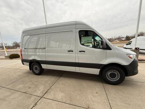 2026 Mercedes-Benz Sprinter 2500 Cargo 144 WB