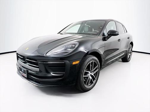 2023 Porsche Macan Base