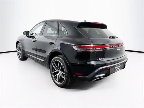 2023 Porsche Macan Base