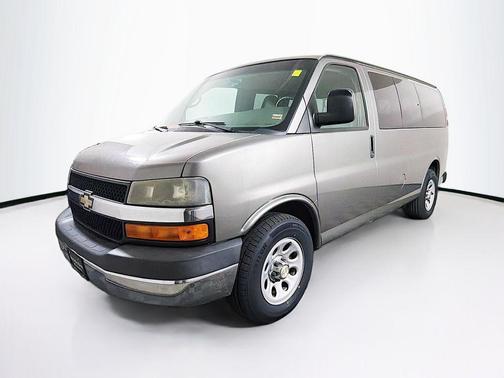 Graystone Metallic 2011 Chevrolet Express 1500 LT