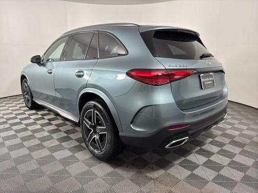 2025 Mercedes-Benz GLC 300 4MATIC
