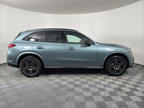 2025 Mercedes-Benz GLC 300 4MATIC