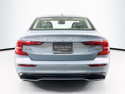 2023 Volvo S60 B5 Core Dark Theme