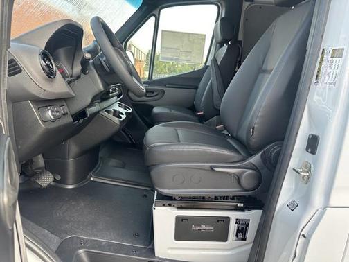 2023 Mercedes-Benz Sprinter 2500 Standard Roof