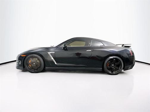 2016 Nissan GT-R Black Edition