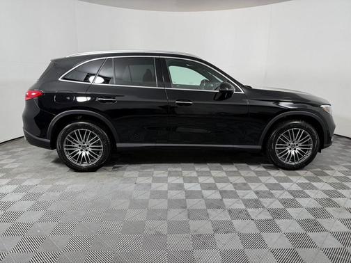 2025 Mercedes-Benz GLC 300 4MATIC