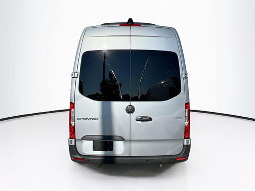 2025 Mercedes-Benz Sprinter 2500 Passenger 144 WB