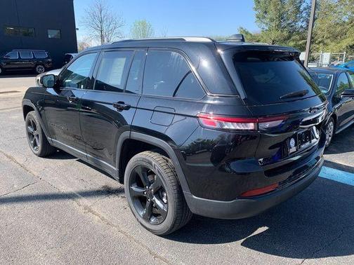 Diamond Black 2023 Jeep Grand Cherokee Limited