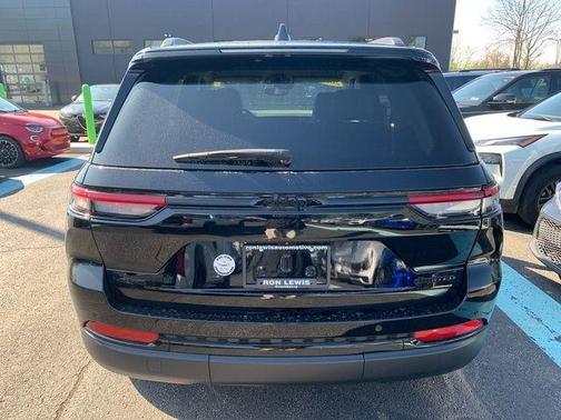 Diamond Black 2023 Jeep Grand Cherokee Limited