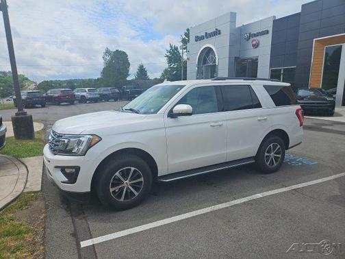 White Platinum Clearcoat Metallic 2019 Ford Expedition XLT