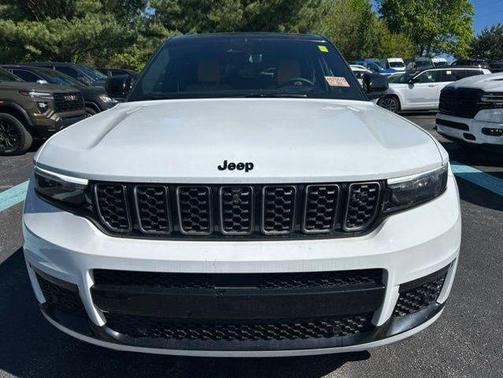 Bright White Clearcoat 2024 Jeep Grand Cherokee L Summit