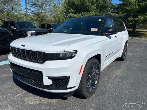 Bright White Clearcoat 2024 Jeep Grand Cherokee L Summit