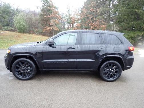2022 Jeep Grand Cherokee WK Laredo