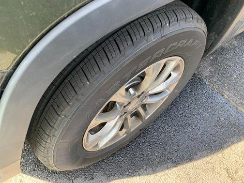 Olive Green Pearlcoat 2021 Jeep Cherokee Latitude Lux