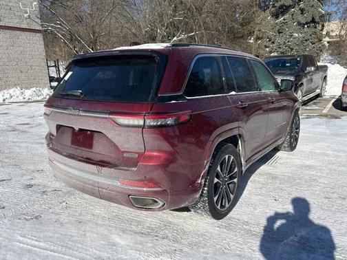 2022 Jeep Grand Cherokee Overland