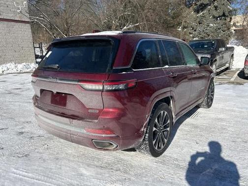 2022 Jeep Grand Cherokee Overland