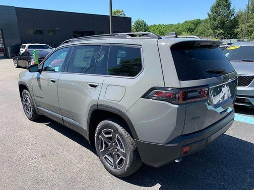 Sting Gray Clearcoat 2026 Jeep Cherokee LAREDO/LIMITED