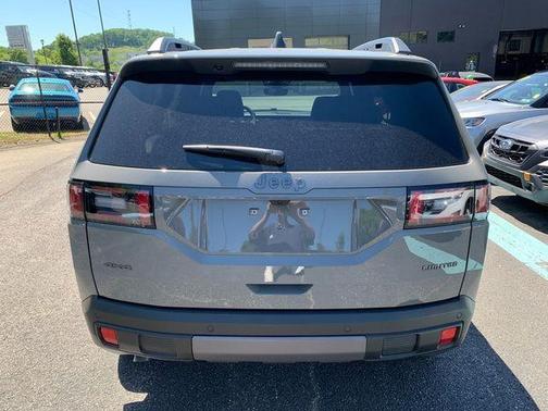 Sting Gray Clearcoat 2026 Jeep Cherokee LAREDO/LIMITED