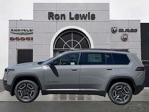 Sting Gray Clearcoat 2026 Jeep Cherokee LAREDO/LIMITED