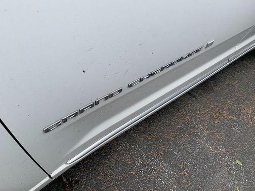 Bright White Clearcoat 2023 Jeep Grand Cherokee L Summit