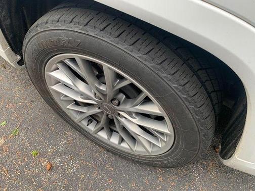 Bright White Clearcoat 2023 Jeep Grand Cherokee L Summit