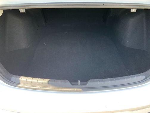Glacial White Pearl 2024 Kia K5 GT-Line