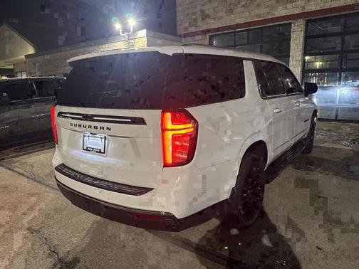 2023 Chevrolet Suburban LS