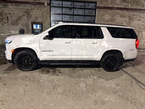 2023 Chevrolet Suburban LS