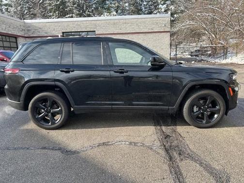 2023 Jeep Grand Cherokee Altitude